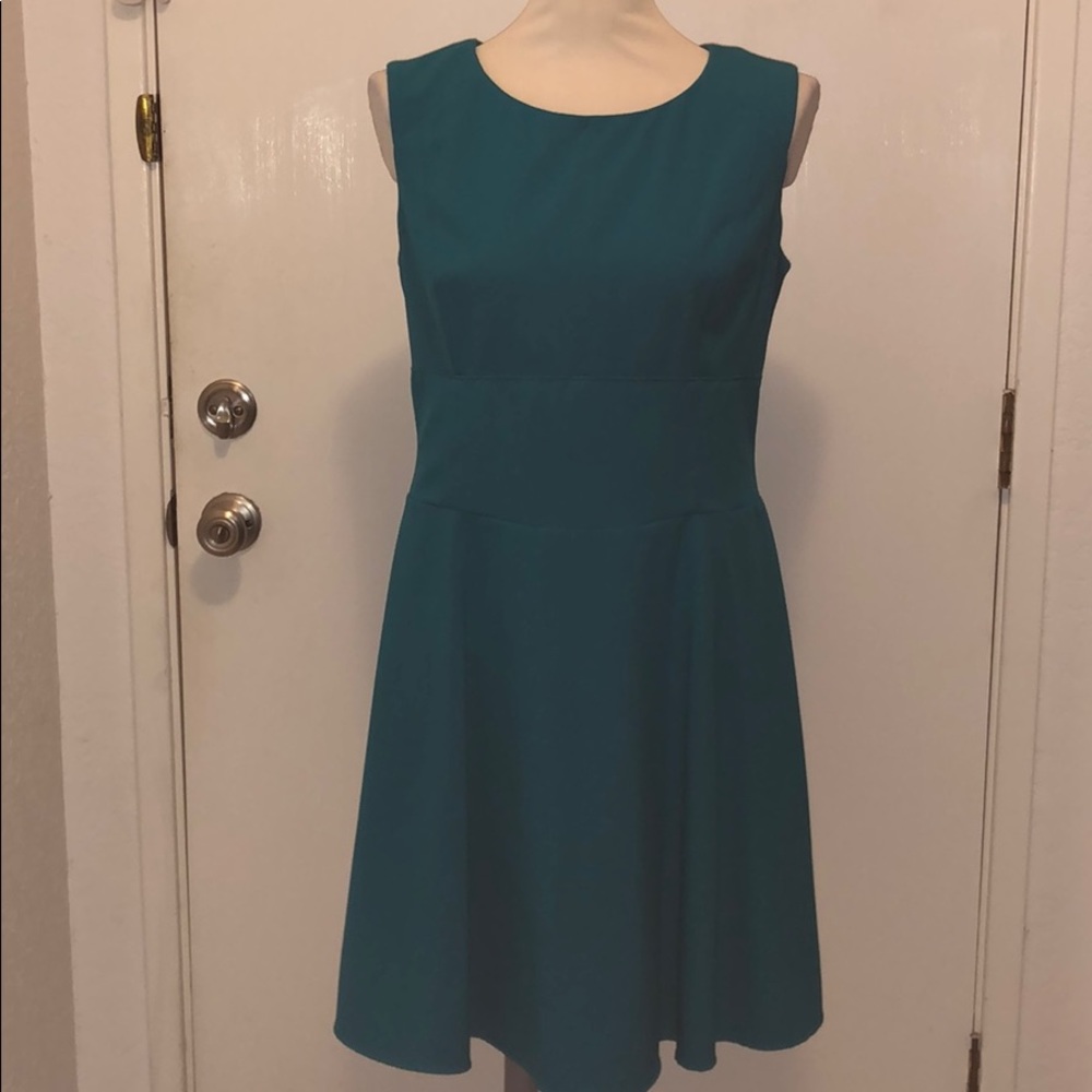 Sleeveless teal dress